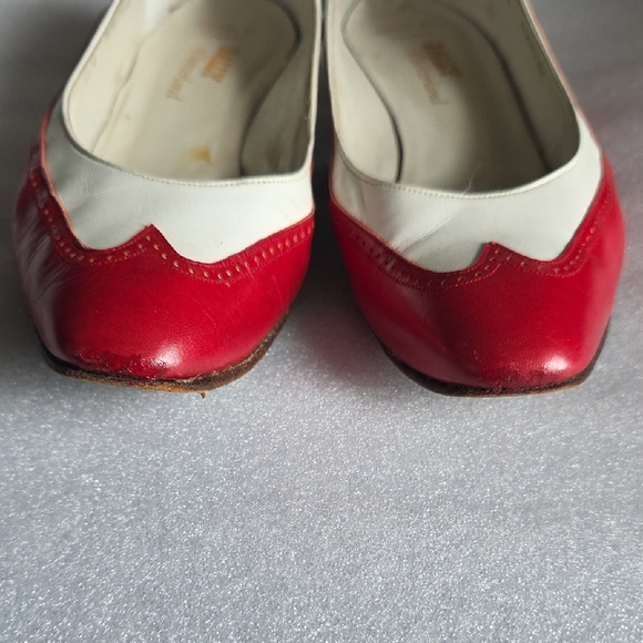 Bally Red and Cream Leather Scalloped Toe Ballet Flats - Picture 5 of 14